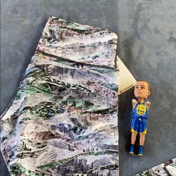 Lululemon wunder under HR tight 25” *f - Picture 2 of 4